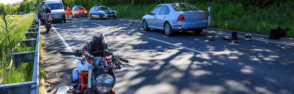 B470 Bei Ebermannstadt Motorrad Fahrerin 51 Bei Unfall Schwer Verletzt Tvo De