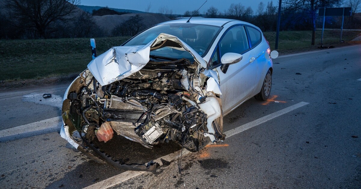 Eggolsheim: Zwei Schwerverletzte Nach Frontal-Crash Zweier Pkw | Tvo.de