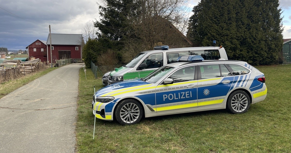 SEK-Einsatz In Regnitzlosau: Polizei Nimmt Ehepaar Aus Der Reichsbürger ...