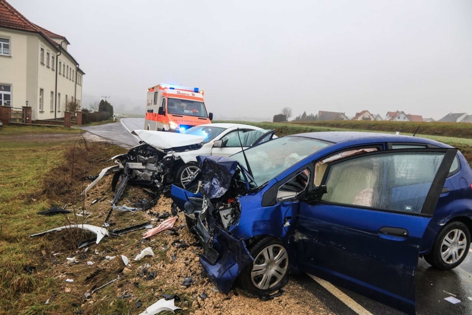 Landkreis Bamberg: Schwerer Unfall Mit Drei Pkw & Zwei Verletzten Auf ...